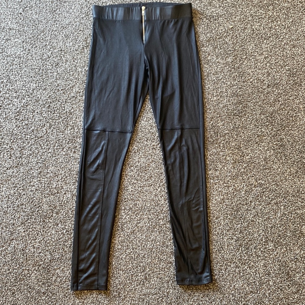 Leggings with zipper